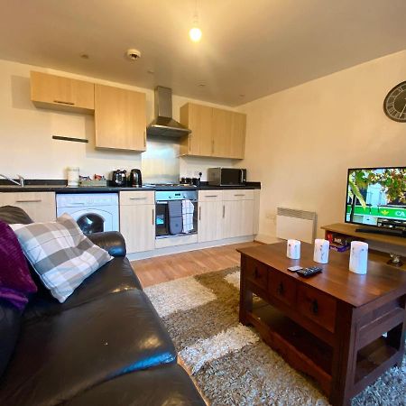 Swanky Central Apartment With Free Wifi เบอร์มิงแฮม ภายนอก รูปภาพ
