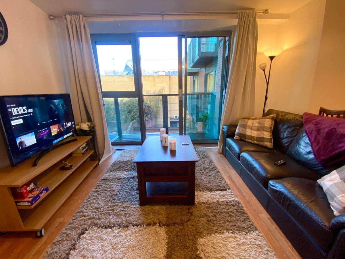 Swanky Central Apartment With Free Wifi เบอร์มิงแฮม ภายนอก รูปภาพ