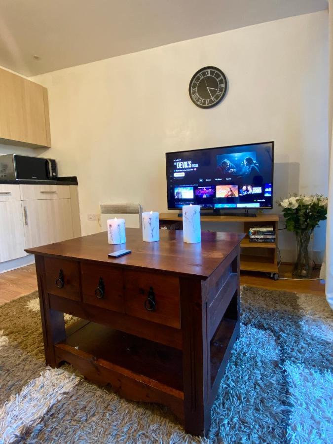 Swanky Central Apartment With Free Wifi เบอร์มิงแฮม ภายนอก รูปภาพ