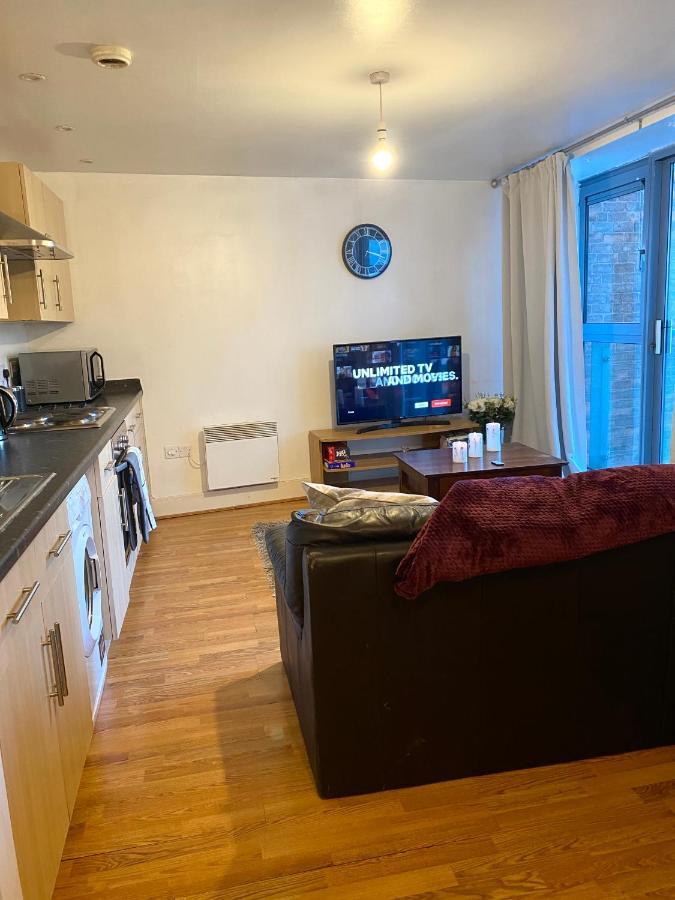 Swanky Central Apartment With Free Wifi เบอร์มิงแฮม ภายนอก รูปภาพ